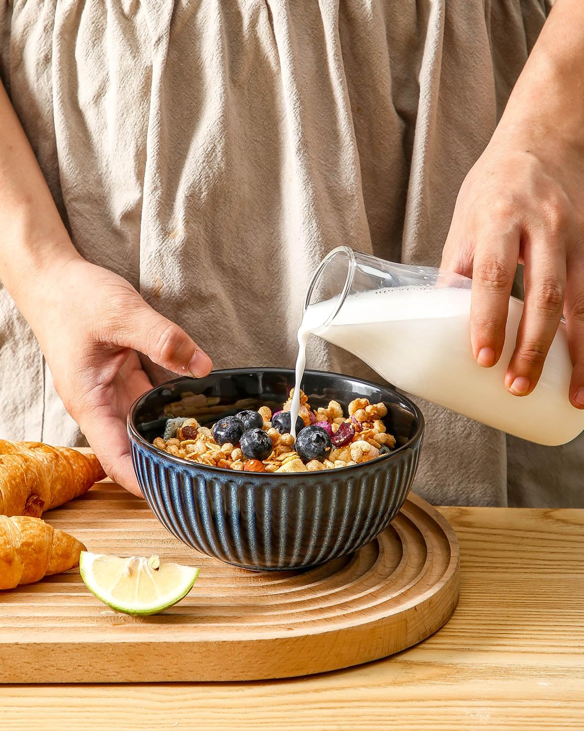 Hasense Porcelain Cereal Bowls Set 24 Oz - 6 Inch Soup Bowl Set of 6 for Kitchen,Modern Ribbed Ceramic Dishes for Entertaining,Soup,Oatmeal,Pasta,Cereal,Noodle - Dishwasher & Microwave Safe, Blue